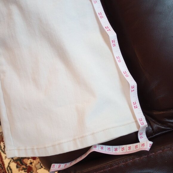 Never worn. Not Your Daughter's Jeans. Size 12 - Picture 4 of 8